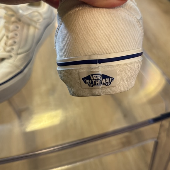 Vans - Picture 3 of 5